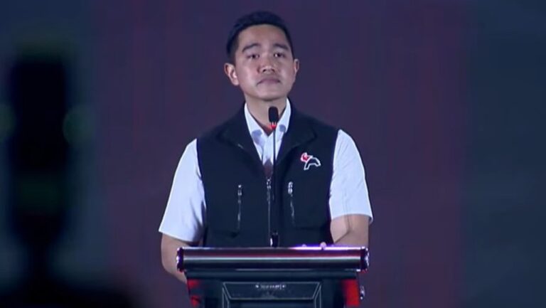 Kaesang Pangarep Berurai Air Mata, Janjikan PSI Jadi Partai Sangat Besar Kaesang Pangarep Berurai Air Mata, Janjikan PSI Jadi Partai Sangat Besar