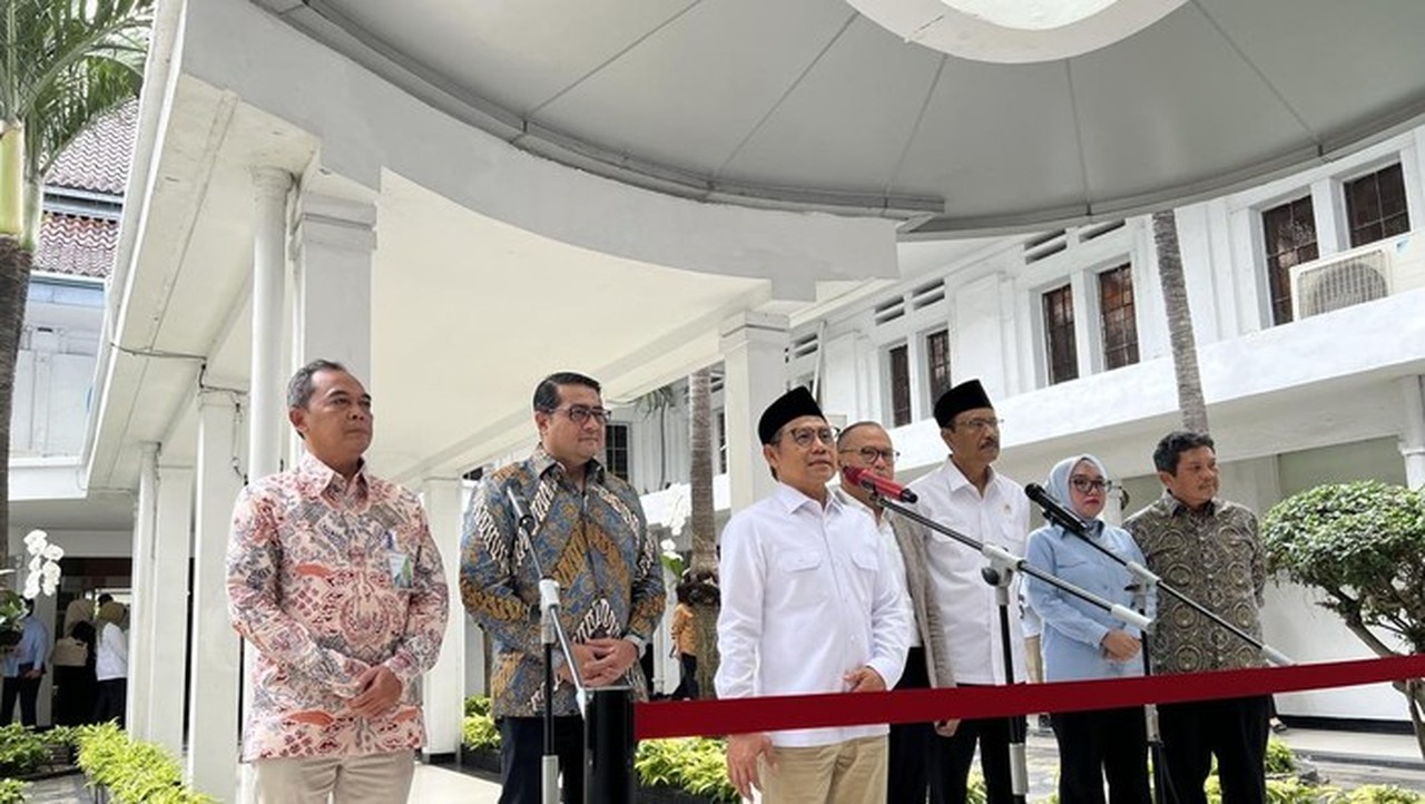 Menko PM Bentuk Pokja Pemberdayaan Pascabencana Sumatera, Fokus Pemulihan Ekonomi Pasca-Tanggap Darurat