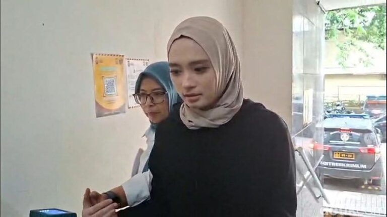 Inara Rusli Adukan Virgoun ke Komnas PA atas Dugaan Bawa Paksa Anak