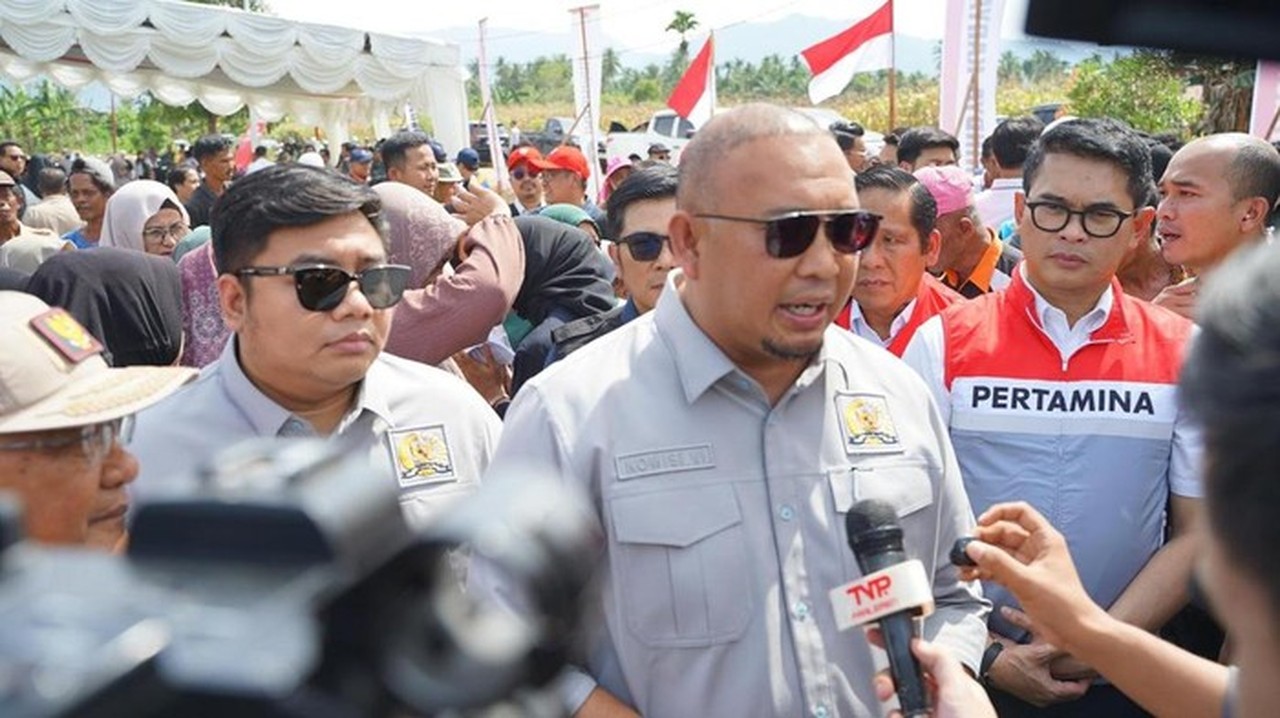 Andre Rosiade Puji Dony Oskaria: Pembangunan Huntara Korban Bencana Sumbar Cepat dan Tuntas Andre Rosiade Puji Dony Oskaria: Pembangunan Huntara Korban Bencana Sumbar Cepat dan Tuntas
