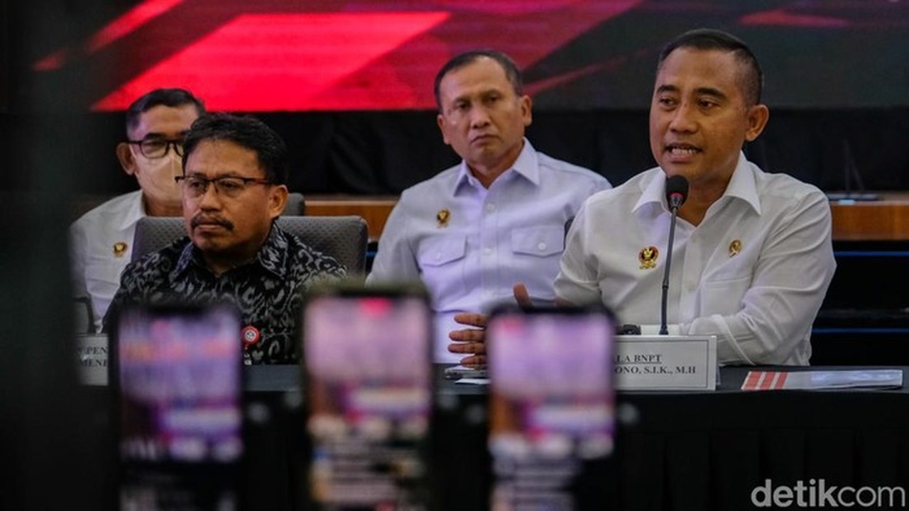 Densus 88 Ungkap 70 Anak Terpapar Ideologi Kekerasan Ekstrem, Rencanakan Ledakkan Kelas Densus 88 Ungkap 70 Anak Terpapar Ideologi Kekerasan Ekstrem, Rencanakan Ledakkan Kelas