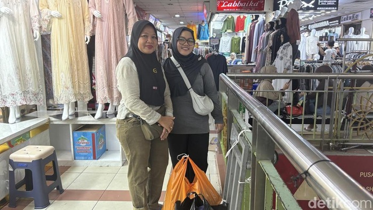 Cerita Tini Berburu Baju Lebaran di Tanah Abang Demi Harga Murah Jauh Hari