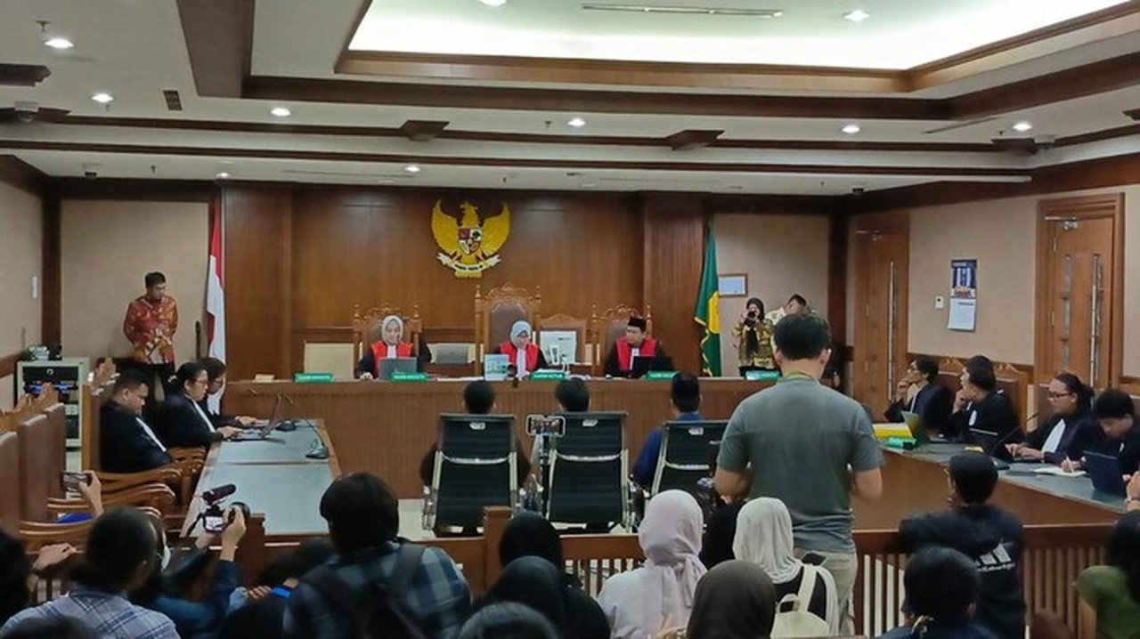 Hakim Tolak Eksepsi Terdakwa Kasus Hasutan Kericuhan Agustus 2025, Sidang Lanjut Hakim Tolak Eksepsi Terdakwa Kasus Hasutan Kericuhan Agustus 2025, Sidang Lanjut