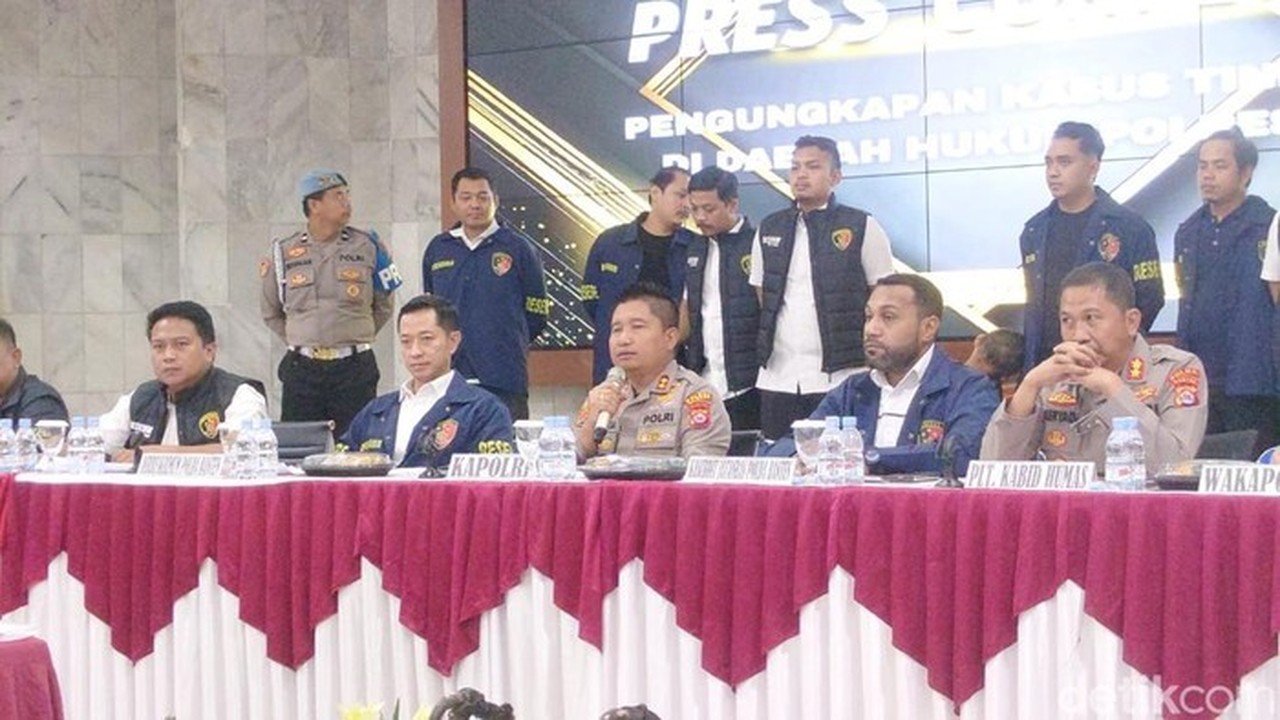 Polisi Bantah Keterlibatan Keluarga dalam Pembunuhan Anak Politisi PKS di Cilegon Polisi Bantah Keterlibatan Keluarga dalam Pembunuhan Anak Politisi PKS di Cilegon
