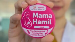 LRT Jakarta Permudah Ibu Hamil: Begini Cara Dapat Pin Khusus untuk Perjalanan Aman