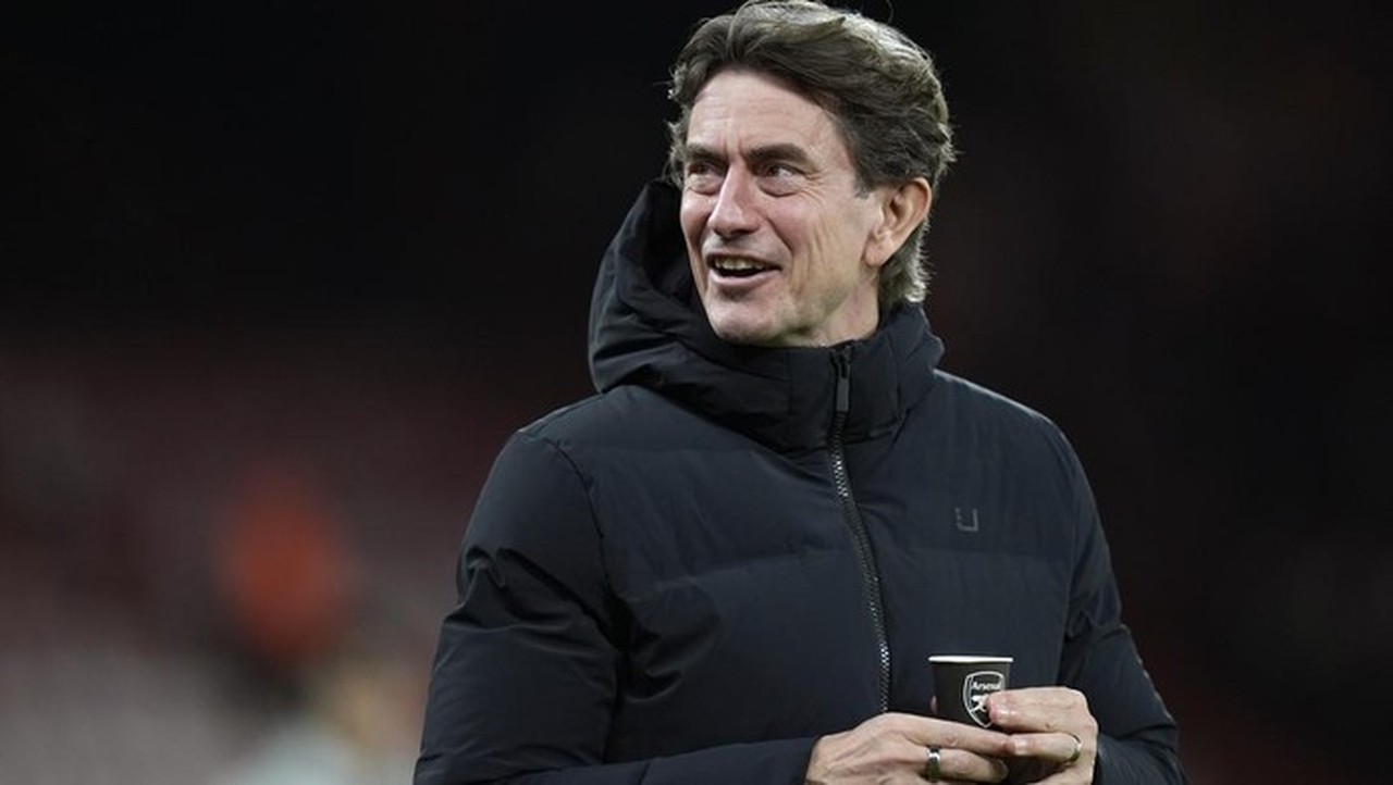 Thomas Frank Tertangkap Kamera Minum Kopi dari Gelas Arsenal, Netizen Heboh Thomas Frank Tertangkap Kamera Minum Kopi dari Gelas Arsenal, Netizen Heboh