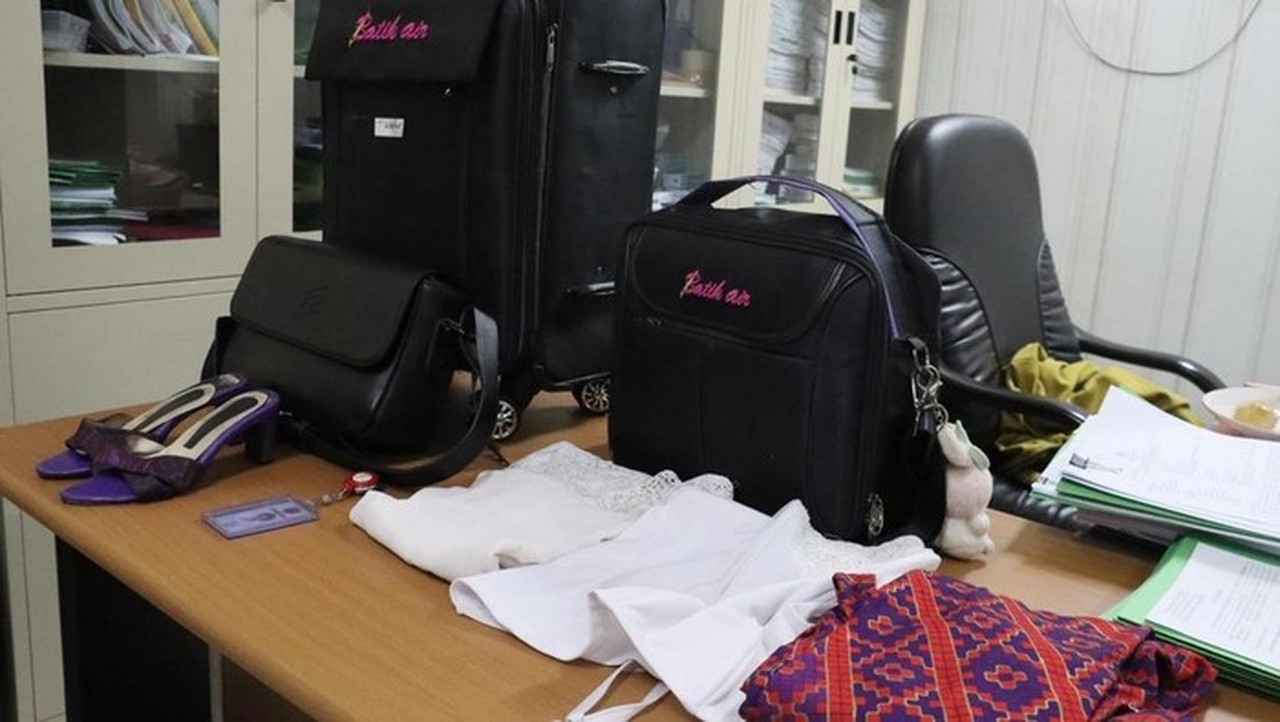 Pramugari Gadungan Khairun Nisa Beli Seragam dan Koper Batik Air Lewat Online Shop