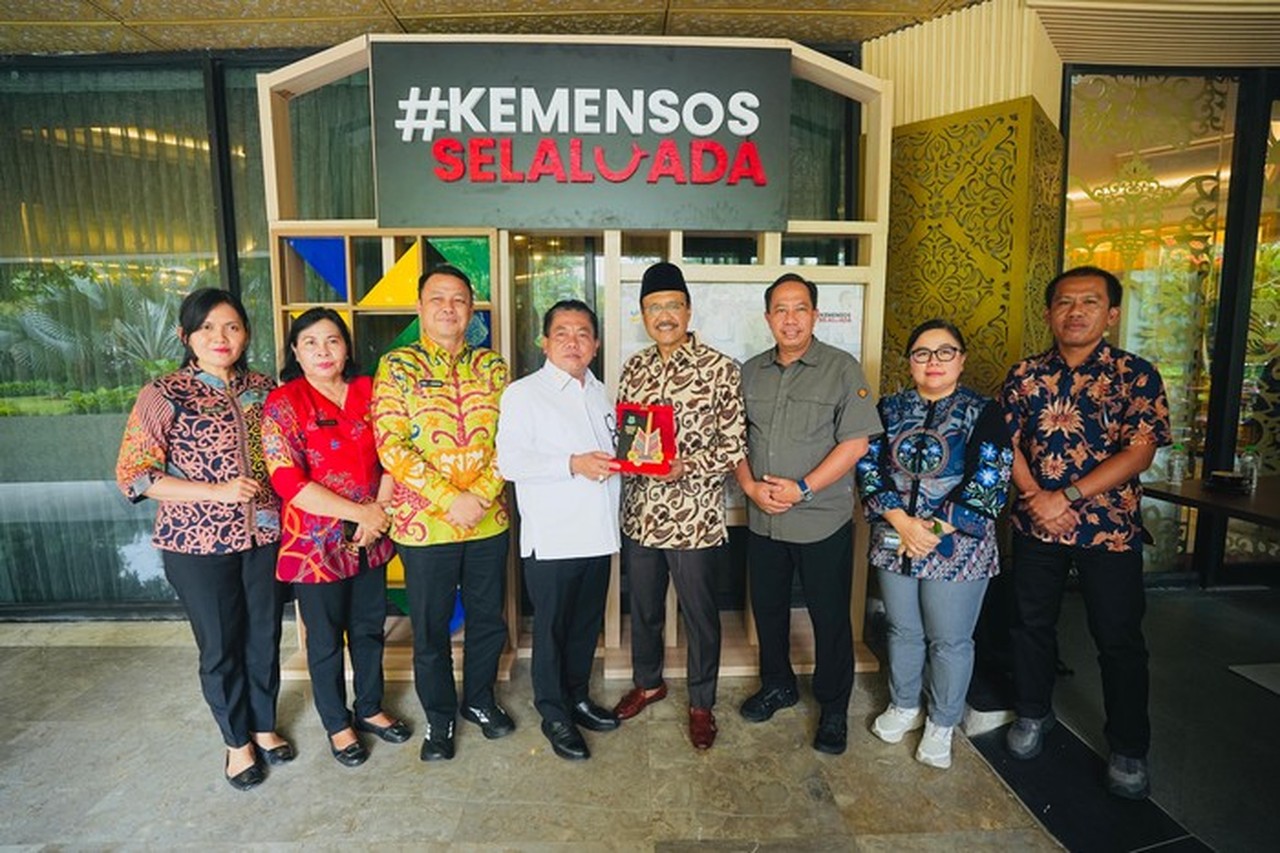 Mensos Minta Pemda Perkuat Kolaborasi Jalankan Tiga Amanat Presiden untuk Kesejahteraan Sosial Mensos Minta Pemda Perkuat Kolaborasi Jalankan Tiga Amanat Presiden untuk Kesejahteraan Sosial