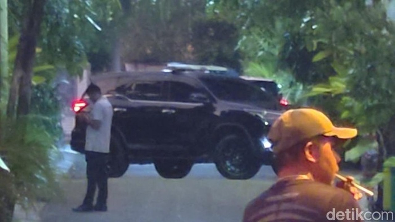 Eggy Sudjana dan Damai Hari Lubis Temui Jokowi di Solo, Bahas Silaturahmi Eggy Sudjana dan Damai Hari Lubis Temui Jokowi di Solo, Bahas Silaturahmi