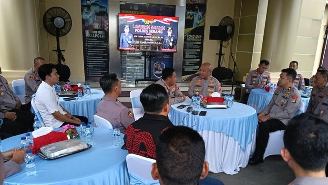 AKBP Condro Sasongko Sambut AKBP Andri Kurniawan, Yakin Penerusnya Mampu Pimpin Polres Serang