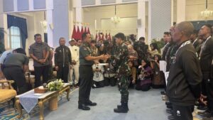 Panglima TNI Beri Kenaikan Pangkat Luar Biasa untuk Prajurit Berprestasi di SEA Games 2025