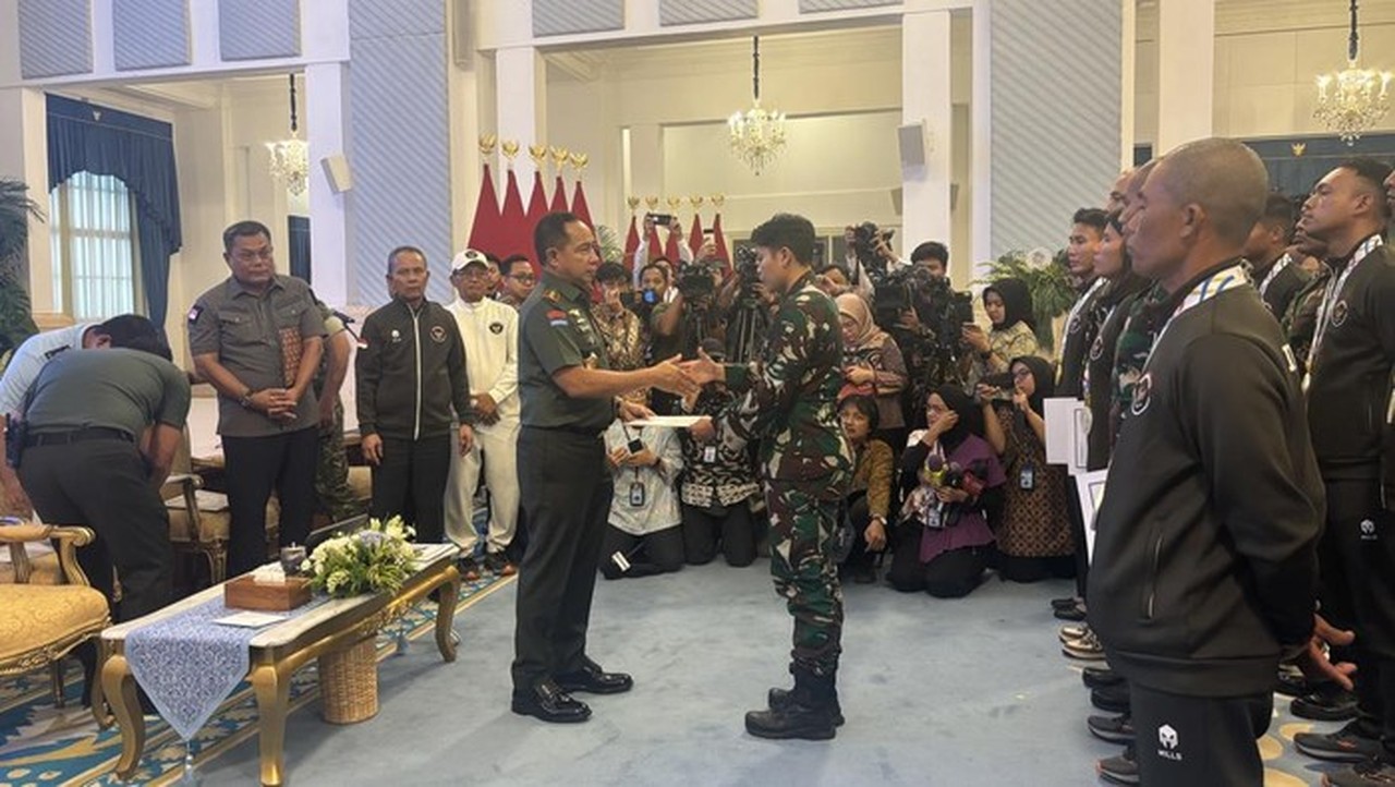 Panglima TNI Beri Kenaikan Pangkat Luar Biasa untuk Prajurit Berprestasi di SEA Games 2025