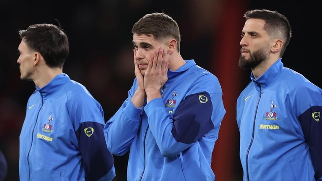 Tottenham Hotspur Dilanda Krisis: Pemain Ribut dengan Fans, Kritik Manajemen, Performa Menurun Tottenham Hotspur Dilanda Krisis: Pemain Ribut dengan Fans, Kritik Manajemen, Performa Menurun