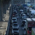 Jumat Pagi, Tol Jagorawi hingga Japek Arah Jakarta Padat Akibat Volume Lalin Tinggi