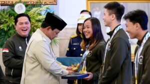 Prabowo Terkejut Lihat 5 Medali Emas SEA Games 2025 Martina Ayu, Beri Bonus Rp 3,4 Miliar