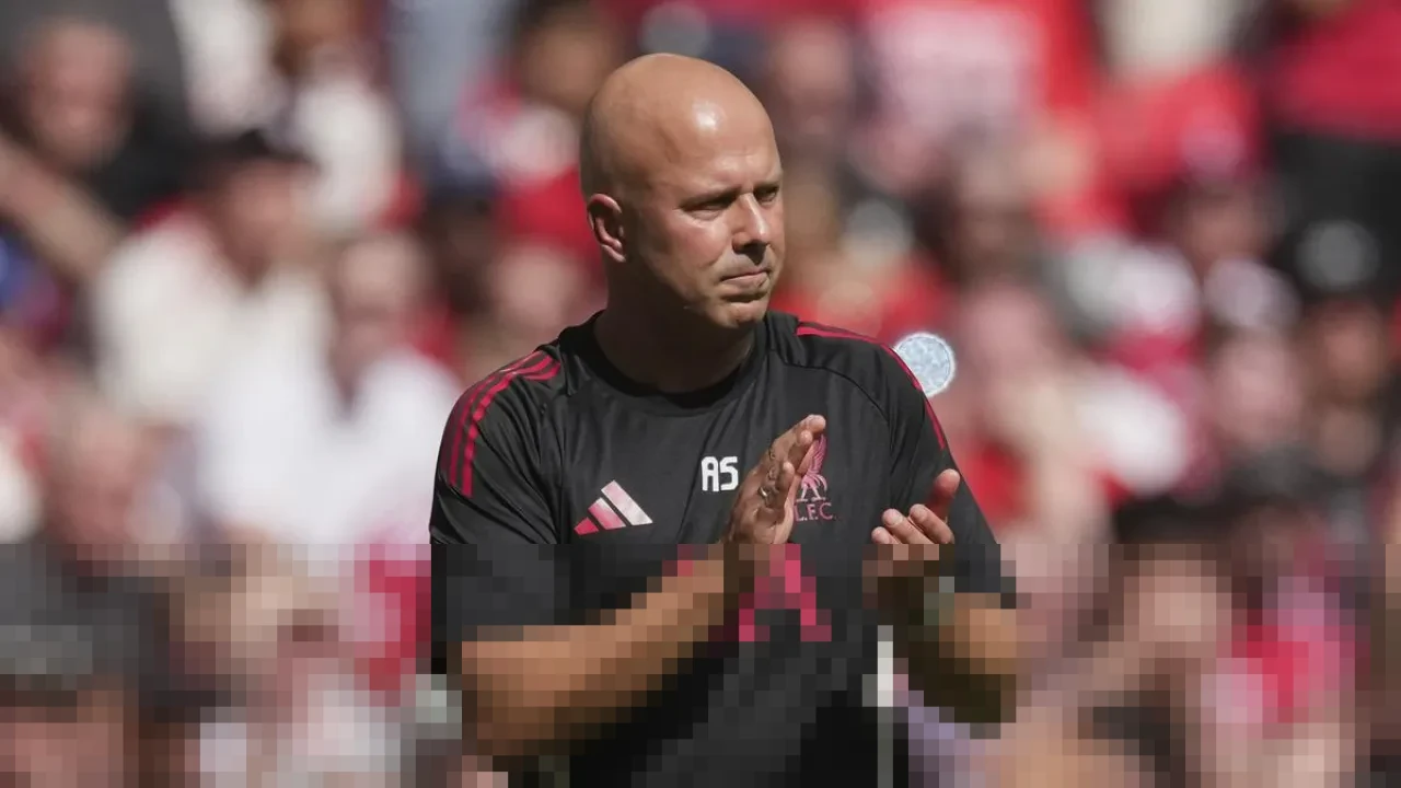 Arne Slot Siapkan Perombakan Besar di Liverpool: Nasib Szoboszlai dan Gakpo di Ujung Tanduk?