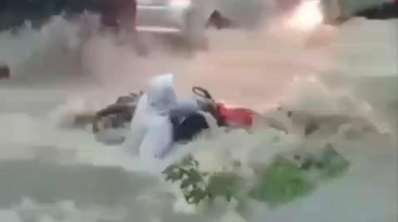 Ajun Arman Permadi Hilang Terseret Banjir Bandang Saat Tolong Pemotor di Tegal