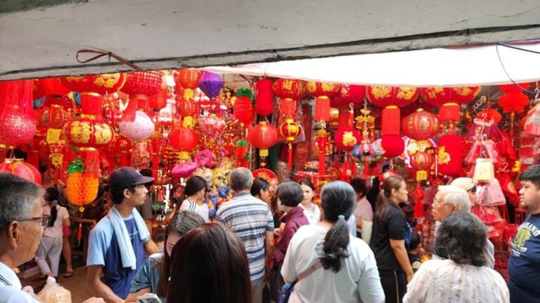 Jelang Imlek, Glodok Pancoran Diserbu Warga, Pedagang Angpau dan Lampion Banjir Cuan Jelang Imlek, Glodok Pancoran Diserbu Warga, Pedagang Angpau dan Lampion Banjir Cuan