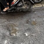 Jalan Gatot Subroto Jaksel Berlubang, Warga Keluhkan Rawan Kecelakaan