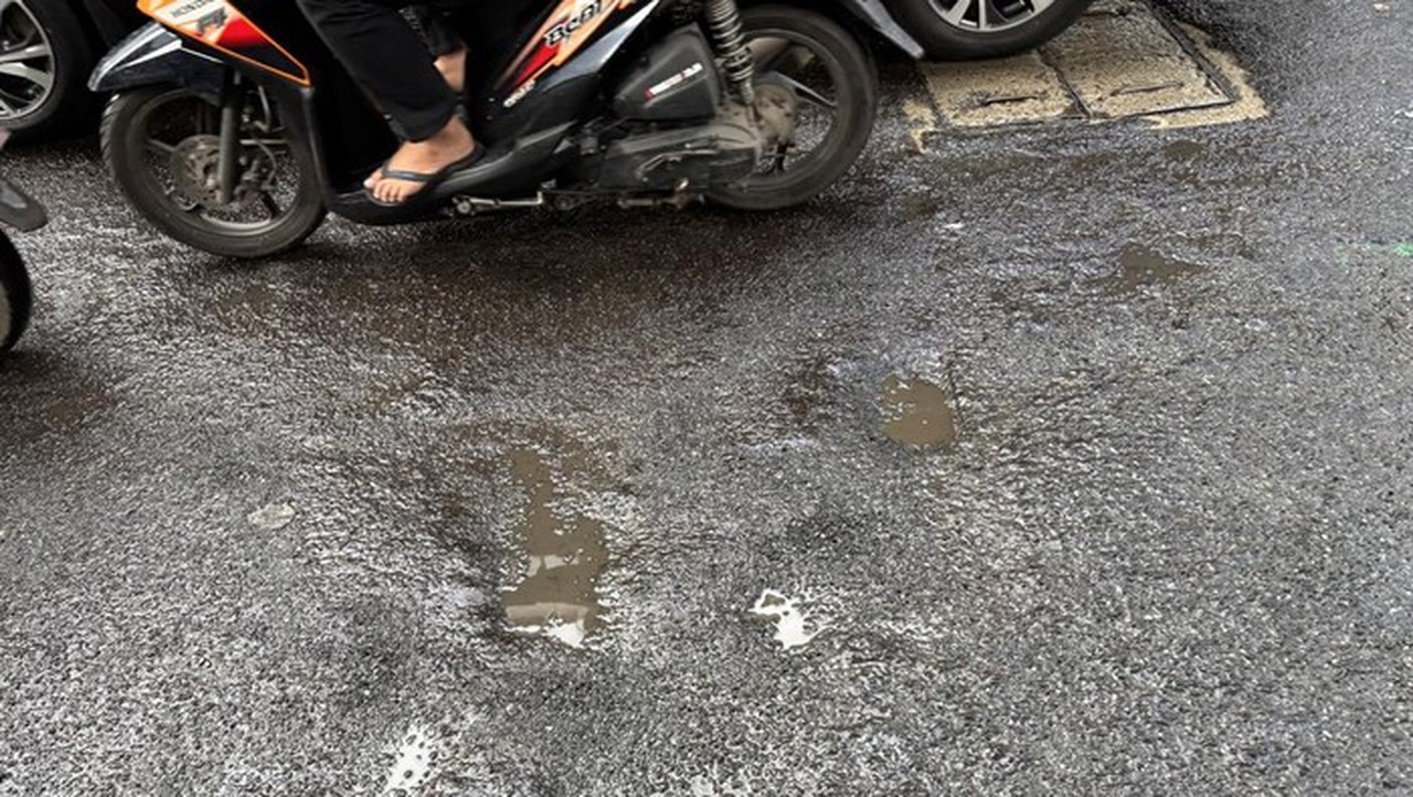 Jalan Gatot Subroto Jaksel Berlubang, Warga Keluhkan Rawan Kecelakaan
