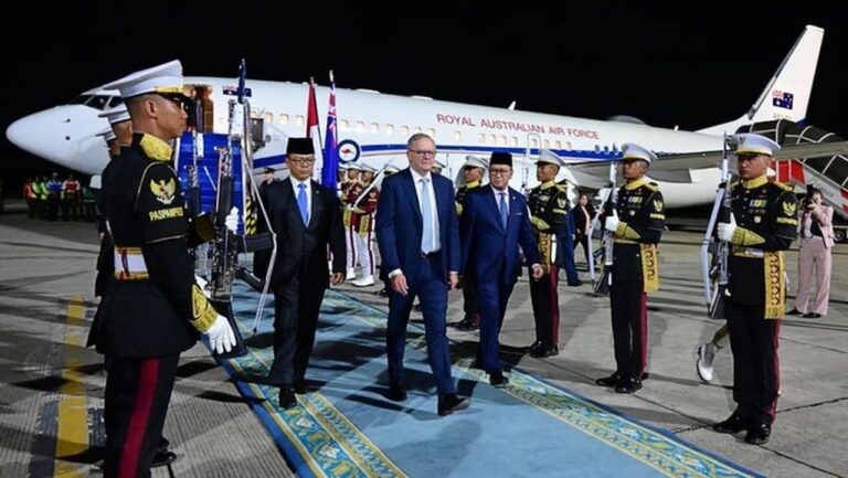 PM Australia Anthony Albanese Tiba di Jakarta, Siap Teken Traktat Keamanan Bersama dengan Prabowo