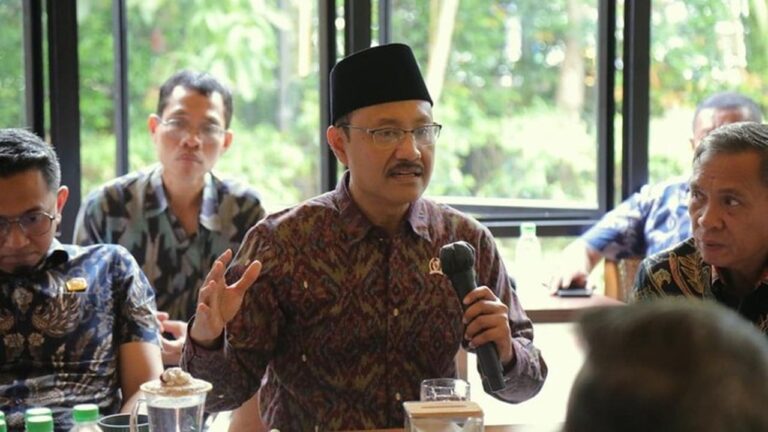 Gus Ipul dan 8 Kepala Daerah Komitmen Percepat Pembukaan Sekolah Rakyat Baru