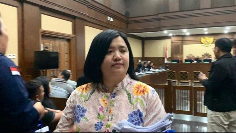 Fiona Handayani Bersaksi di Sidang Korupsi Chromebook, Ditanya IQ hingga Keberadaan Buron Jurist Tan Fiona Handayani Bersaksi di Sidang Korupsi Chromebook, Ditanya IQ hingga Keberadaan Buron Jurist Tan