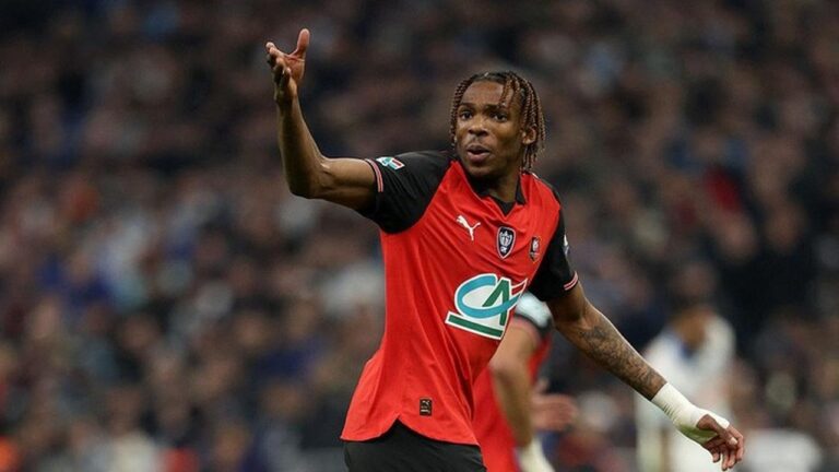 Arne Slot Puji Jeremy Jacquet, Bek Termahal Kedua Liverpool: Persiapan Masa Depan Klub