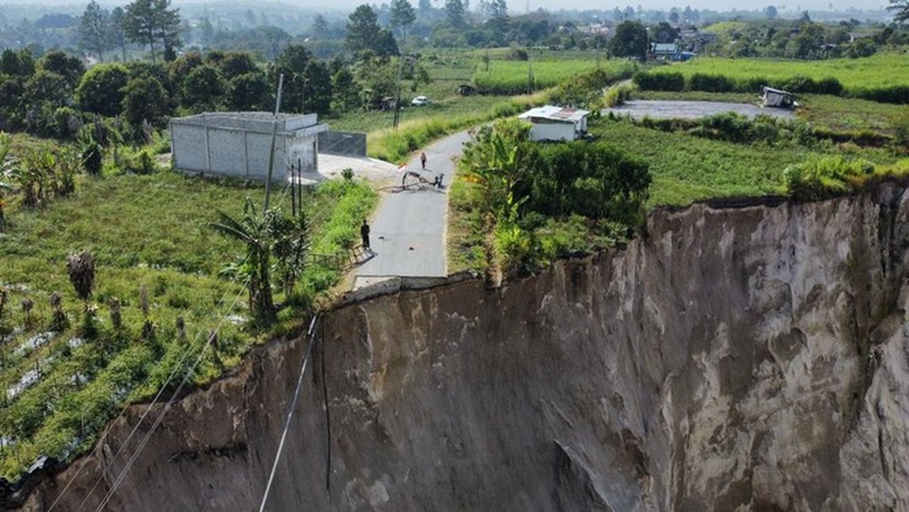 Menteri PU Dody Hanggodo Tinjau Longsor Aceh Tengah, Tiga Kali Terjadi Gemuruh Saat di Lokasi