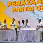 HUT Ke-18 Gerindra: Dasco Beri Tumpeng ke Muzani, Titiek Soeharto Beri Kue ke Dasco