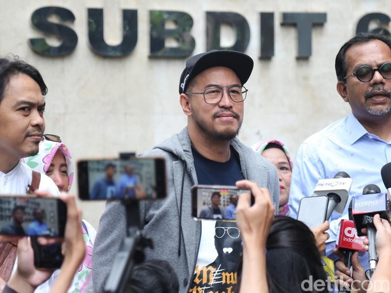 Pandji Pragiwaksono Kooperatif Hadiri Klarifikasi Laporan Dugaan Penistaan Agama