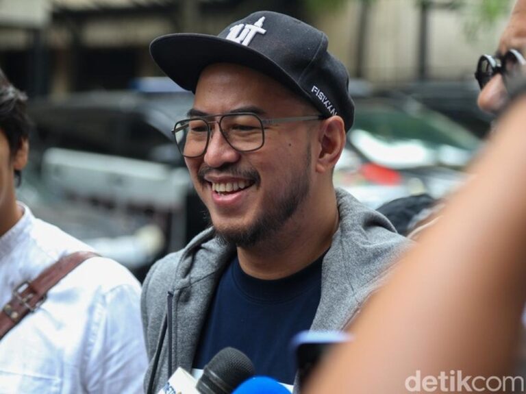 Klarifikasi ‘Mens Rea’, Pandji Pragiwaksono Dicecar Puluhan Pertanyaan di Polda Metro Jaya