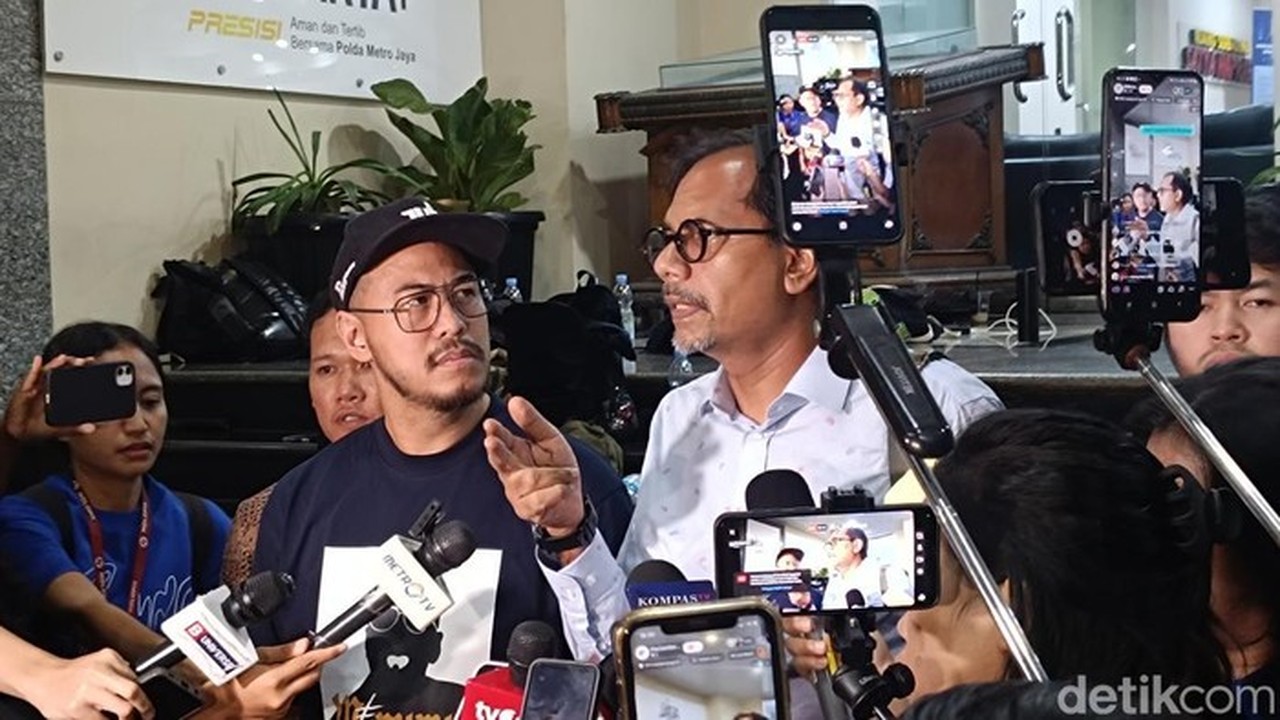 Dicecar 63 Pertanyaan, Komika Pandji Pragiwaksono Klarifikasi Laporan ‘Mens Rea’ di Polda Metro Jaya