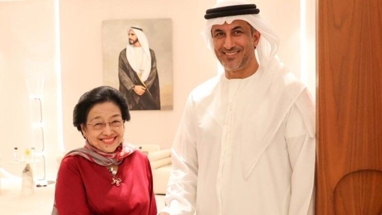 Megawati Soekarnoputri Tiba di Abu Dhabi, Bertemu Menteri UEA Bahas Panggilan “Bung” Megawati Soekarnoputri Tiba di Abu Dhabi, Bertemu Menteri UEA Bahas Panggilan “Bung”