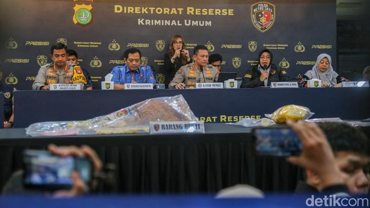 Sindikat Penjualan Anak Terbongkar, Polisi Ingatkan Bahaya Modus Adopsi Ilegal Sindikat Penjualan Anak Terbongkar, Polisi Ingatkan Bahaya Modus Adopsi Ilegal