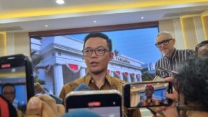 Atribut Partai Gerindra di Jalanan Ganggu Pengguna Jalan, Sekjen Minta Maaf dan Segera Dicabut
