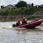 Pria Tercebur ke Kali Bekasi, Tim SAR Gabungan Lakukan Penyisiran Intensif di Sukawangi