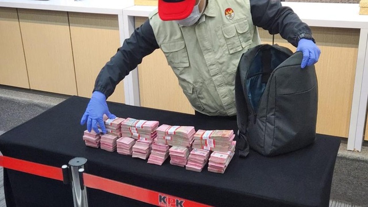 OTT Hakim PN Depok: Suap Rp 850 Juta untuk Sengketa Lahan Berujung Kejar-kejaran