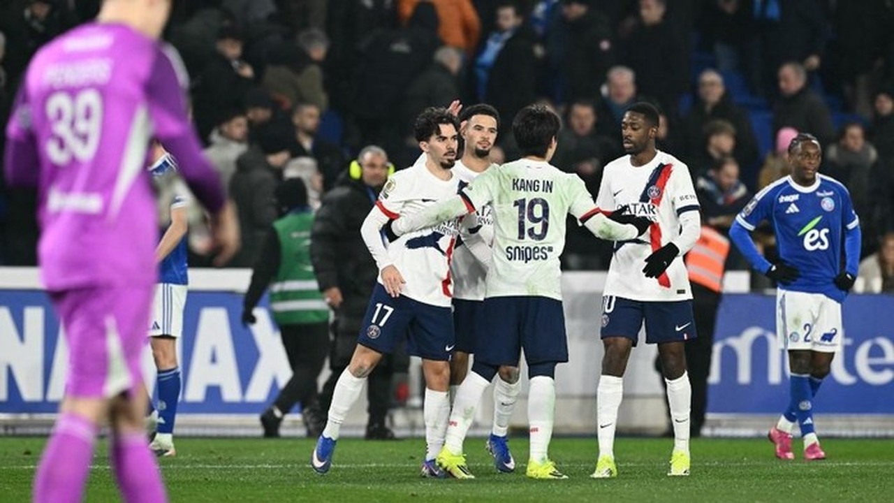 PSG Raih Kemenangan Dramatis 2-1 atas Strasbourg Meski Bermain 10 Orang