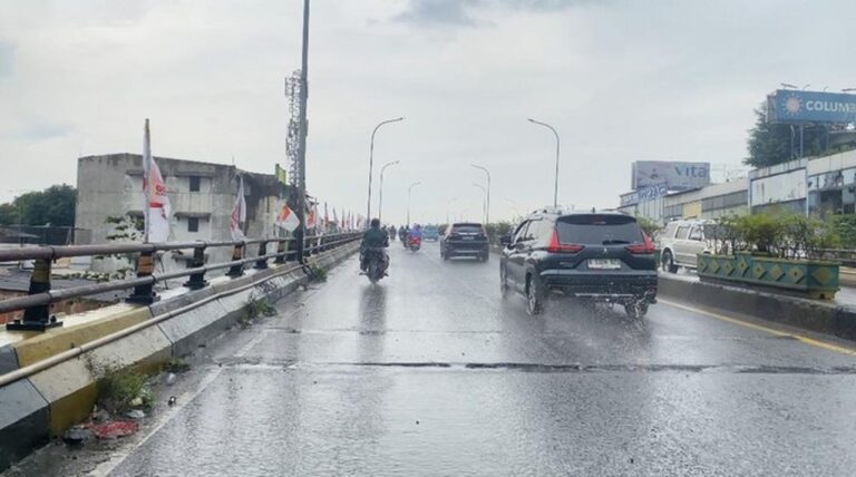 Lubang Maut di Flyover Ciputat: 43 Titik Rusak Picu Ratusan Kecelakaan dan Keluhan Warga