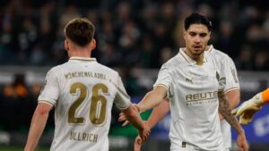 Kevin Diks Main Penuh, Duel Imbang 1-1 Borussia Mönchengladbach vs Bayer Leverkusen