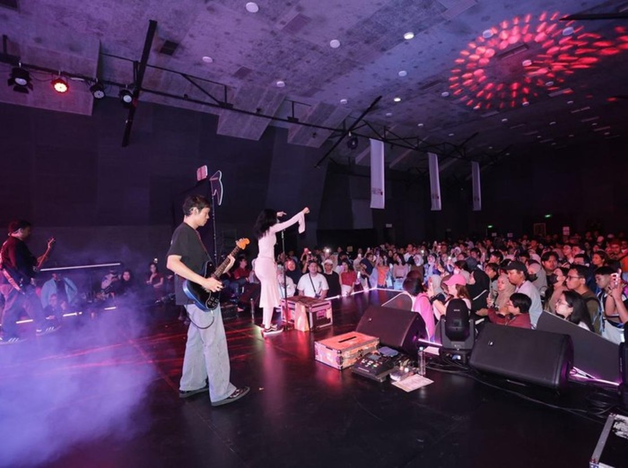 Vierratale Serukan Keberanian Berbagi Cinta di Panggung Love Fest 2026