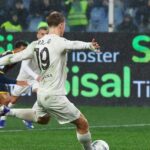 Drama Injury Time Bawa Napoli Dekati Duo Milan di Klasemen Liga Italia