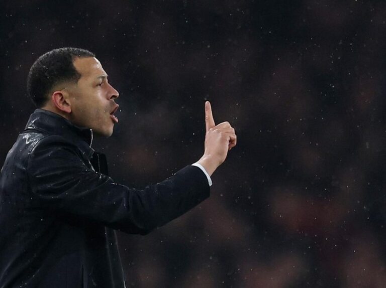 Liam Rosenior Ukir Sejarah: Chelsea Raih 4 Kemenangan Beruntun di Bawah Asuhannya