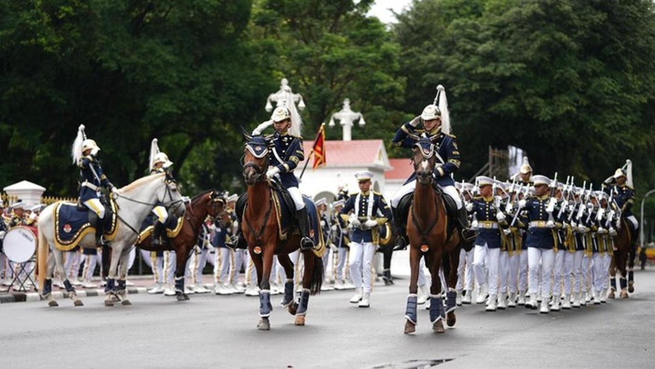 Paspampres Lakukan Serah Terima Pengawalan Istana Merdeka Setiap Minggu Pagi