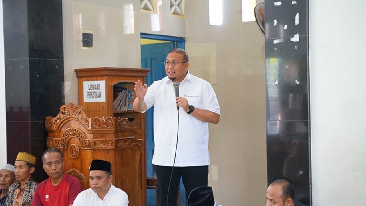 Andre Rosiade Bagikan 1.000 Paket Sembako di Padang, Perkuat Komitmen Prabowo untuk Sumbar