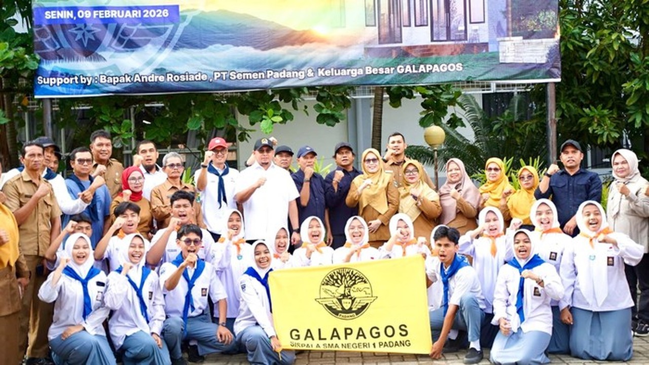 Andre Rosiade Letakkan Batu Pertama Sekretariat Galapagos SMAN 1 Padang dengan Teknologi Tahan Bencana