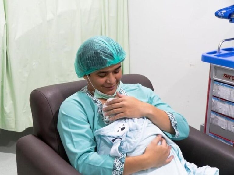 Billy Syahputra Ungkap Momen Haru Jadi Ayah, Curhat ke Mendiang Olga: Gue Sudah Punya Anak!