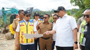 Andre Rosiade Pastikan Pembangunan Jembatan Gantung Koto Rawang Pesisir Selatan Aman