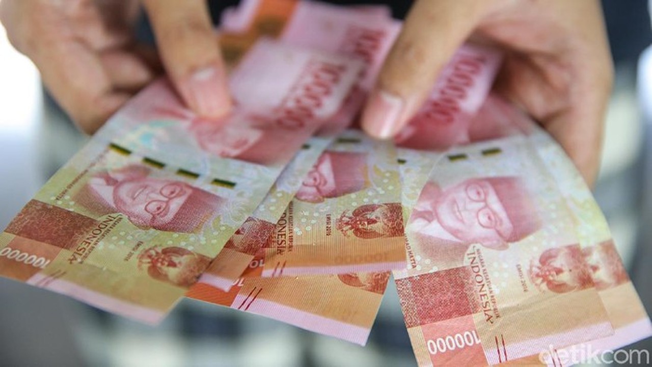 Ilustrasi Uang Bansos (foto: Grandyos Zafna/detikcom)